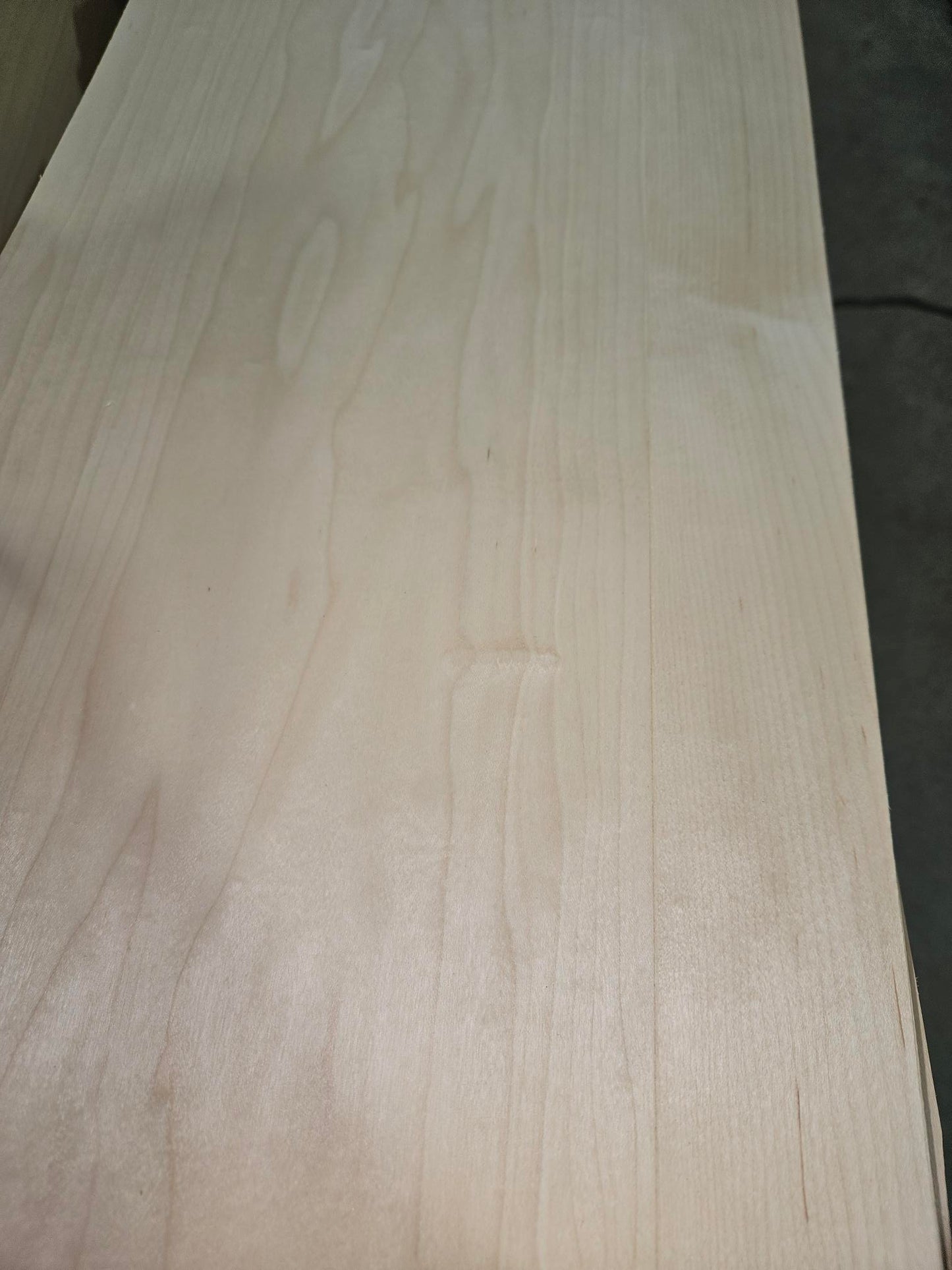 #922 Maple Veneer Raw no back 12x24 5pcs